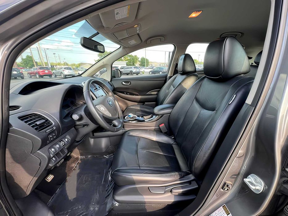 Nissan LEAF      2017