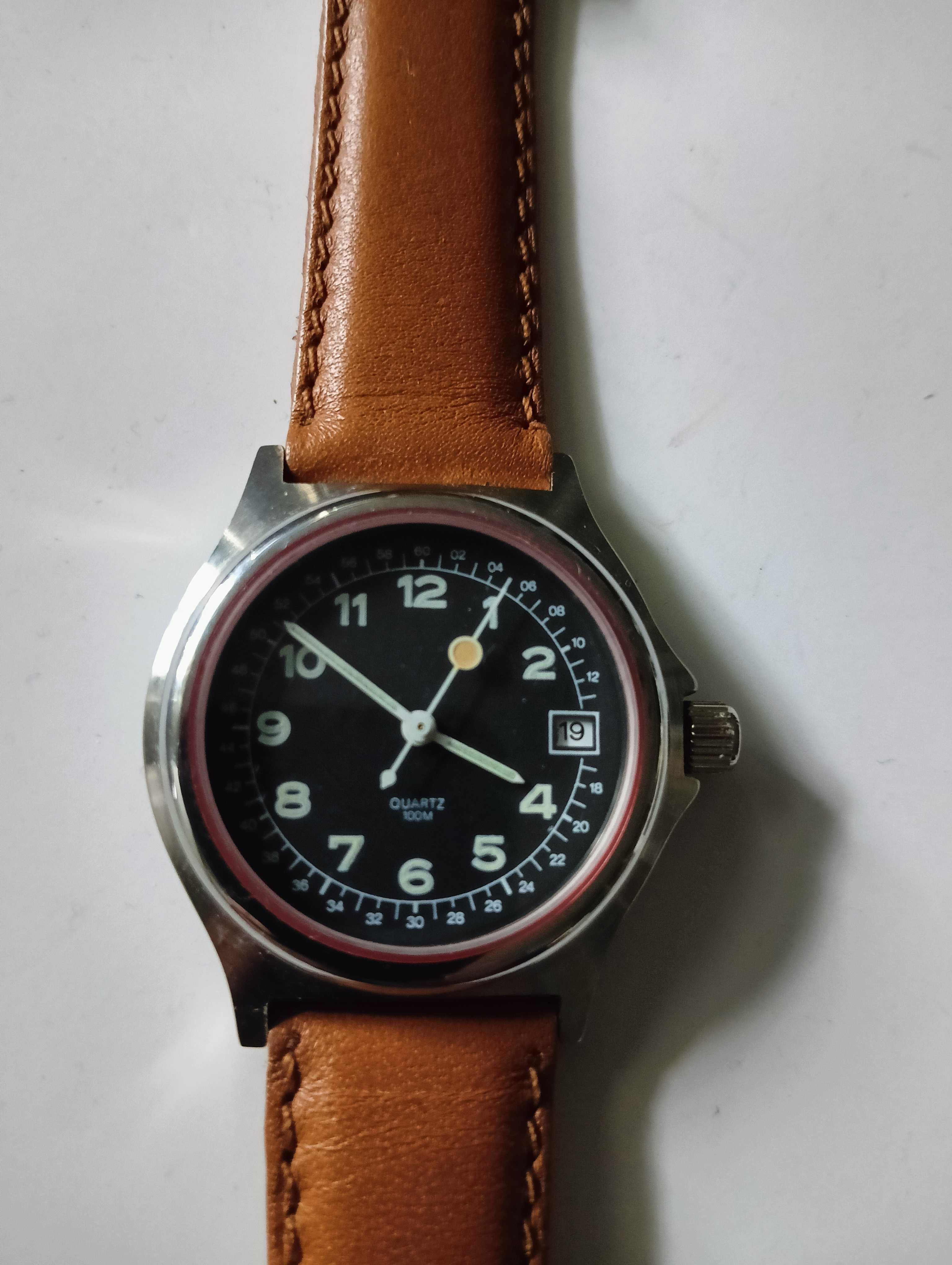 Military vintage watch-quartz
