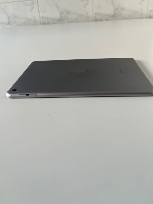 iPad Mini 4 128GB Wi-Fi Apple – Excelente estado + Capa infantil
