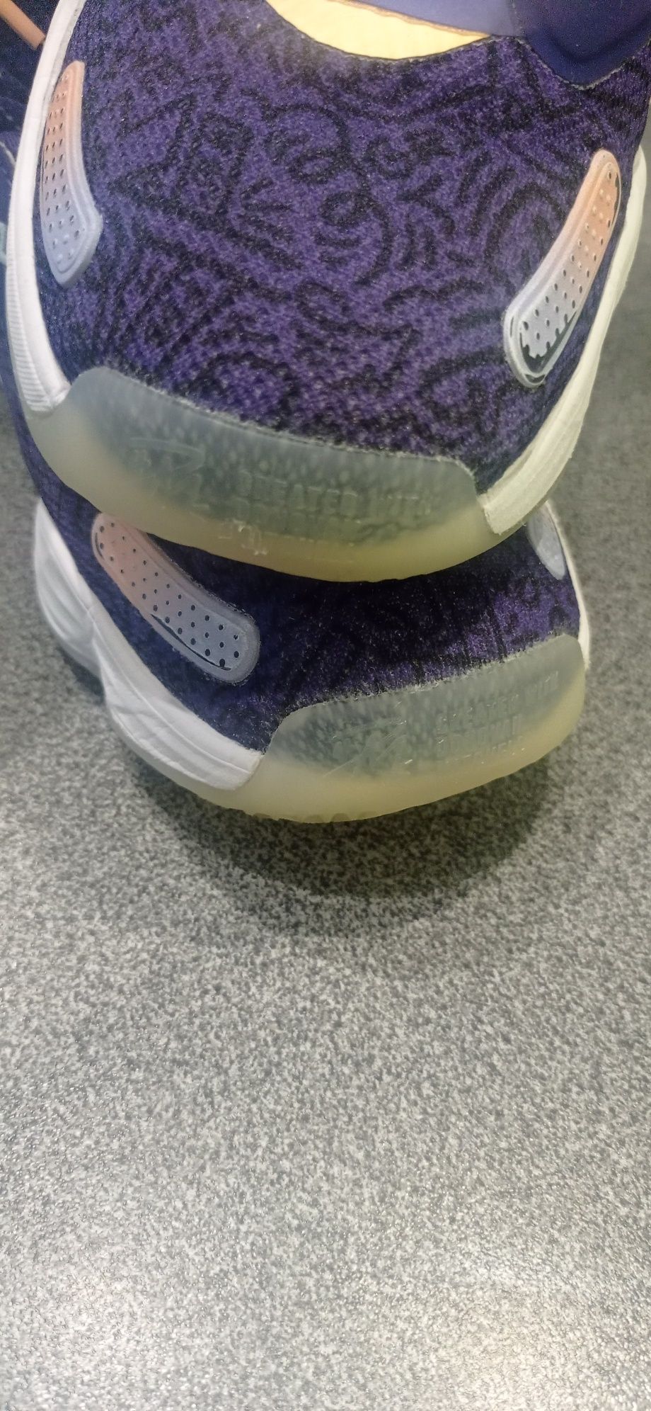 Buty adidas d.o.n issue 3 rozm 39 ,1/3 koszykówka siatkówka