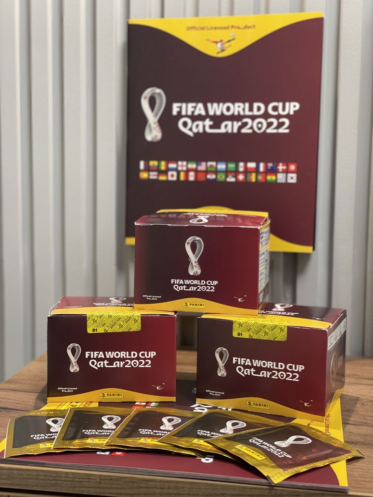 Коробка из 50 упаковок наклеек Panini FIFA World Cup Qatar 2022