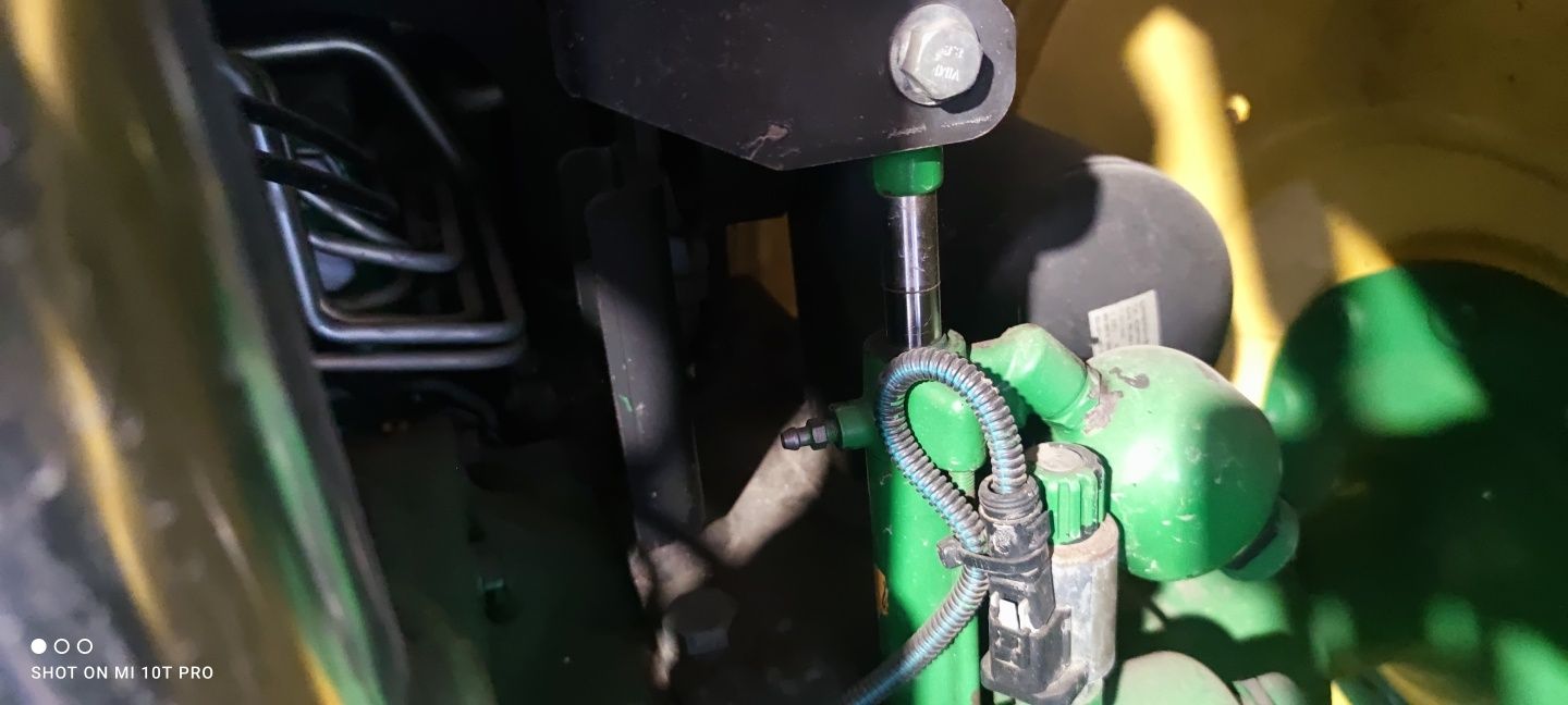John Deere 6195r