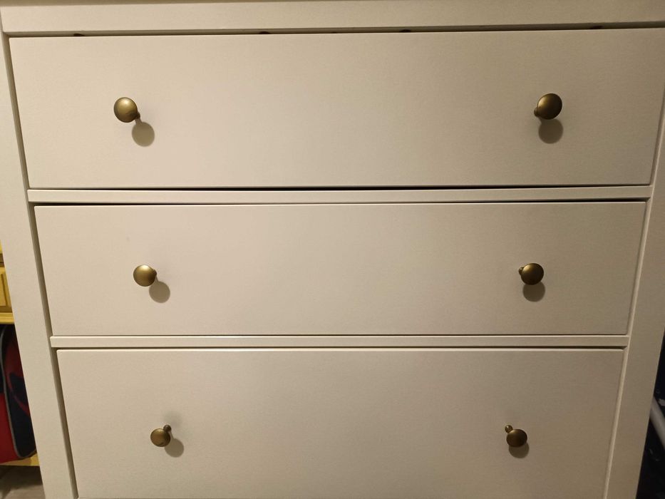 Cómoda Hemnes em bom estado