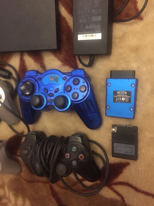 Приставка Sony PlayStation-2 и 4 джойстика