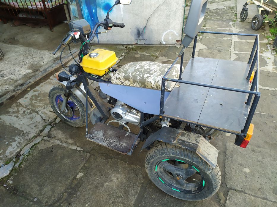 Трьох колісний мопед