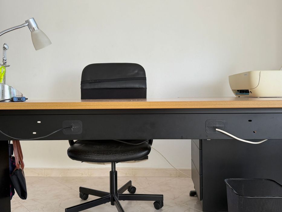 Secretaria e modulo de gavetas