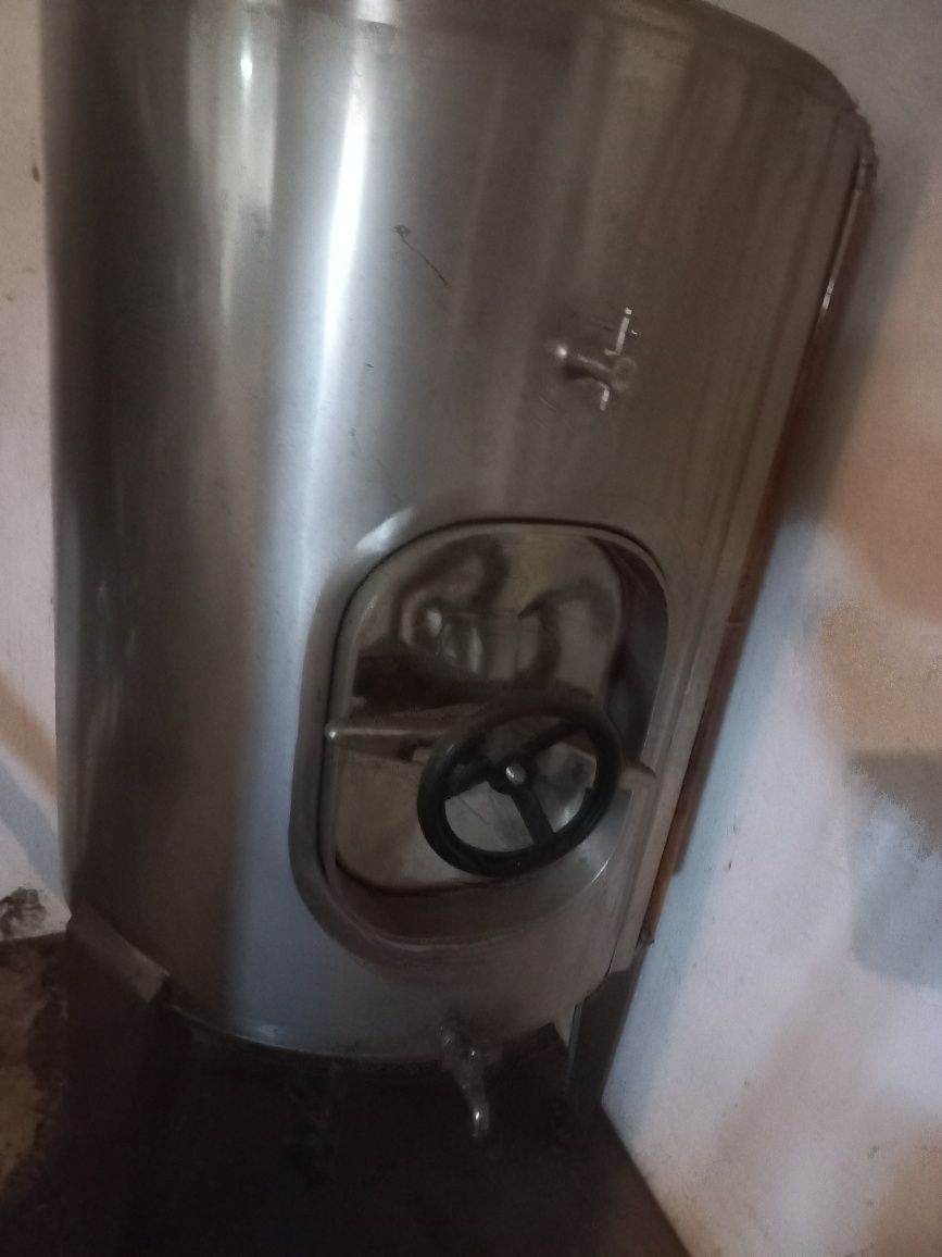 Cuba de inox para  vinho  , está  como  nova