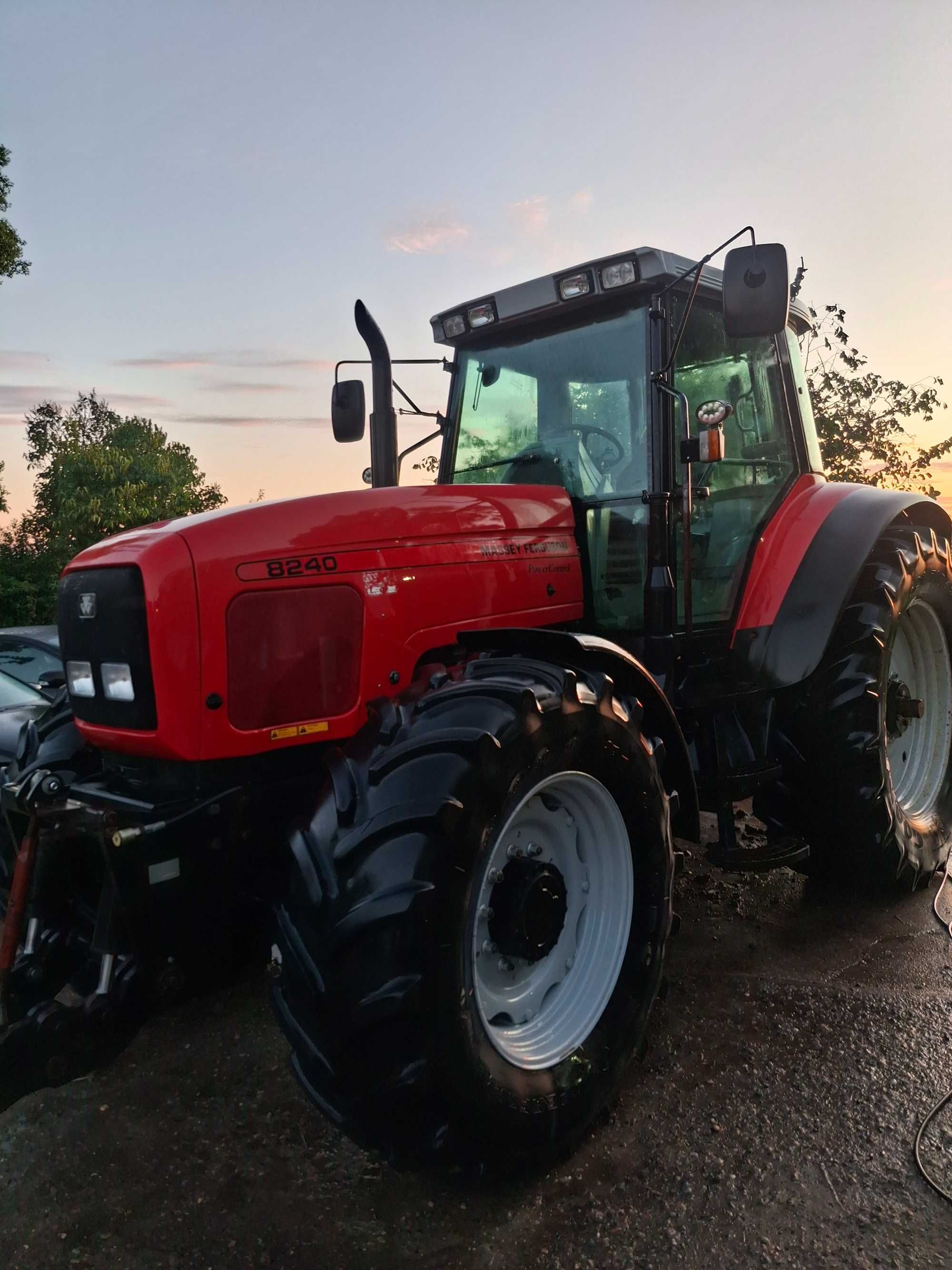 Massey Ferguson 8240