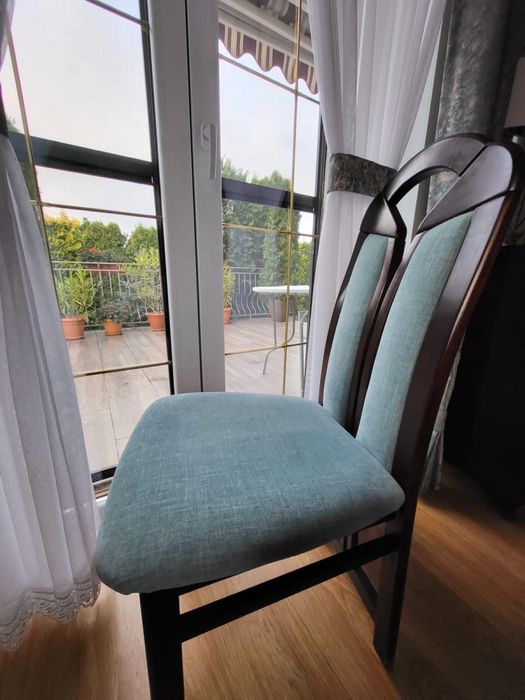 Stół drewniany rozkladany + 8 krzeseł KOMPLET