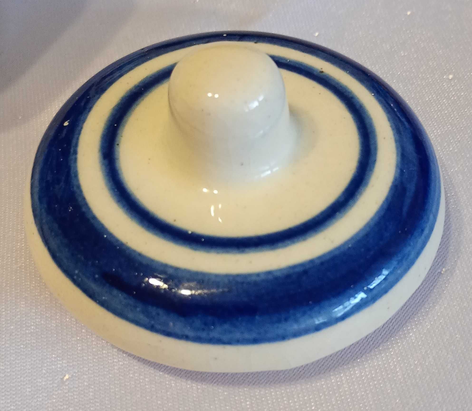 Ceramiczny pojemnik z wieczkiem fajans Włocławek PRL