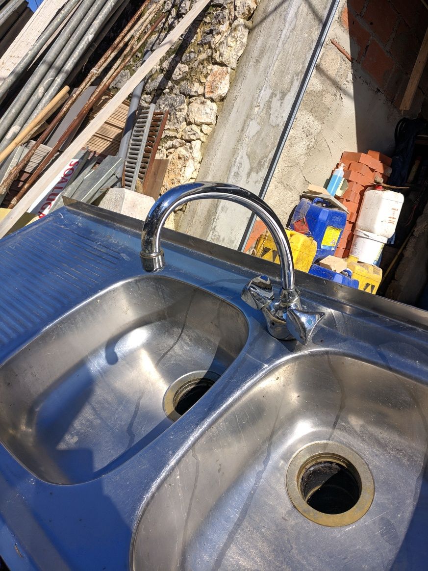 Tampo INOX com torneira e 2 pias