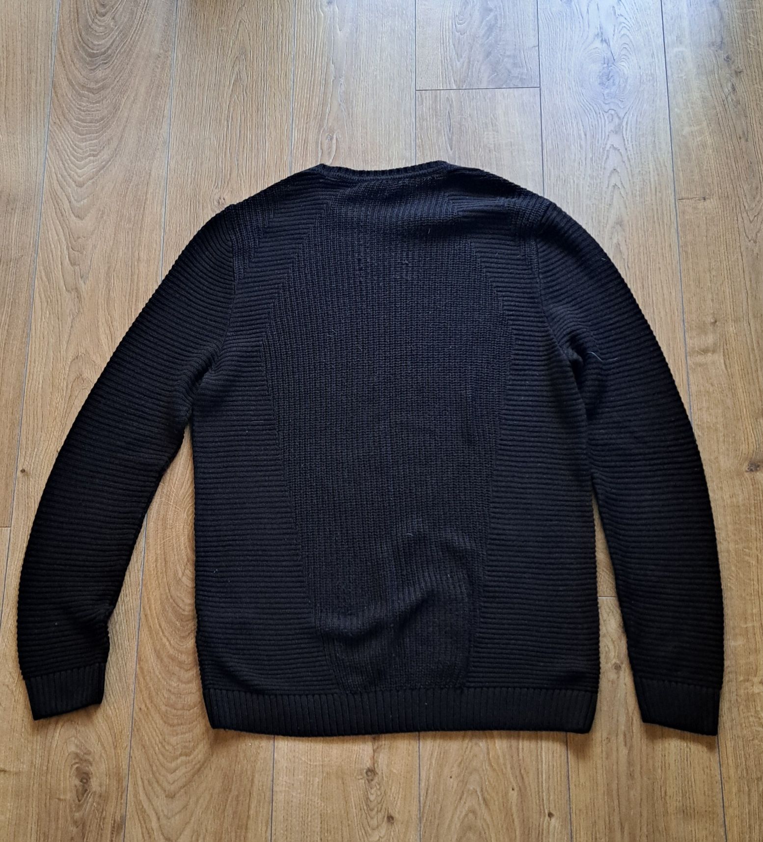 Czarny sweter LC Waikiki XL – klasyka, wygoda, idealny stan!