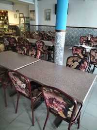 Mesas e cadeiras restaurante