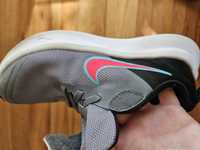 Nike Soft Starrunner 32