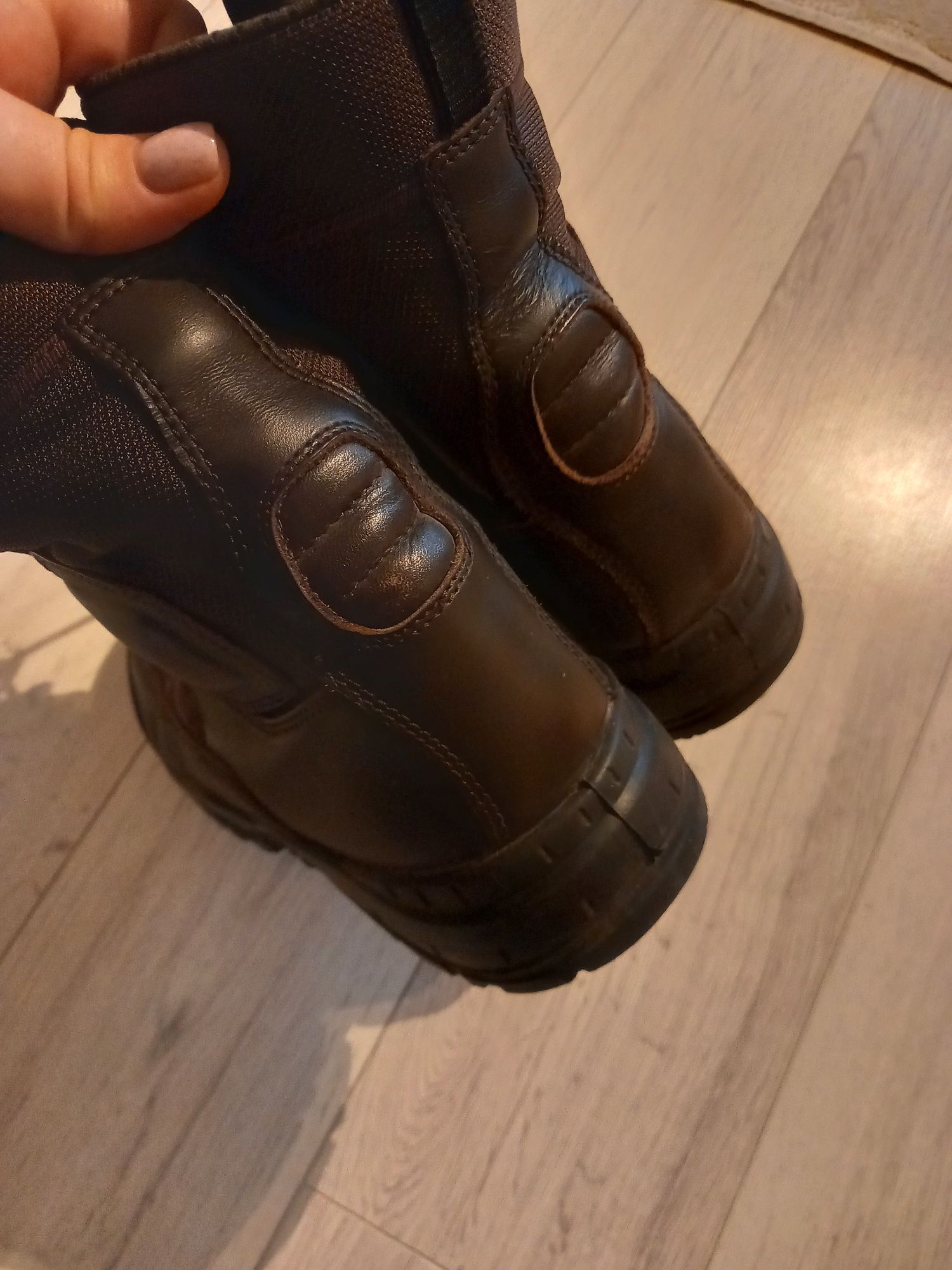 Sprzedam buty męskie (kupione do szkoły wojskowej jako mundur) rozmiar