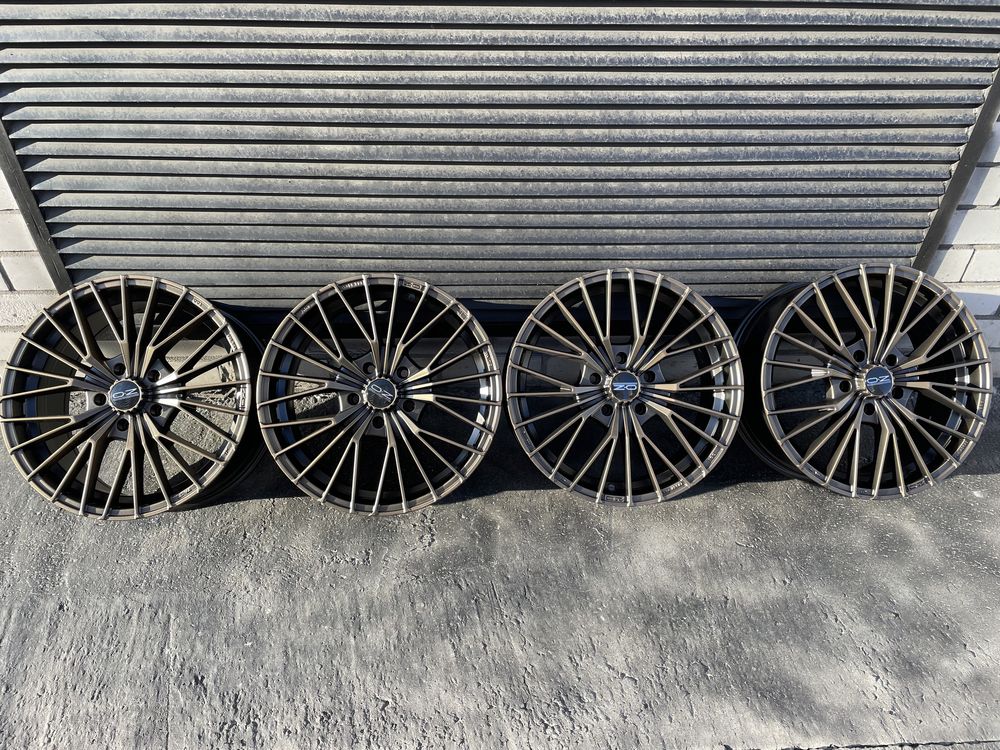 Диски R17 5/114.3 OZ Original