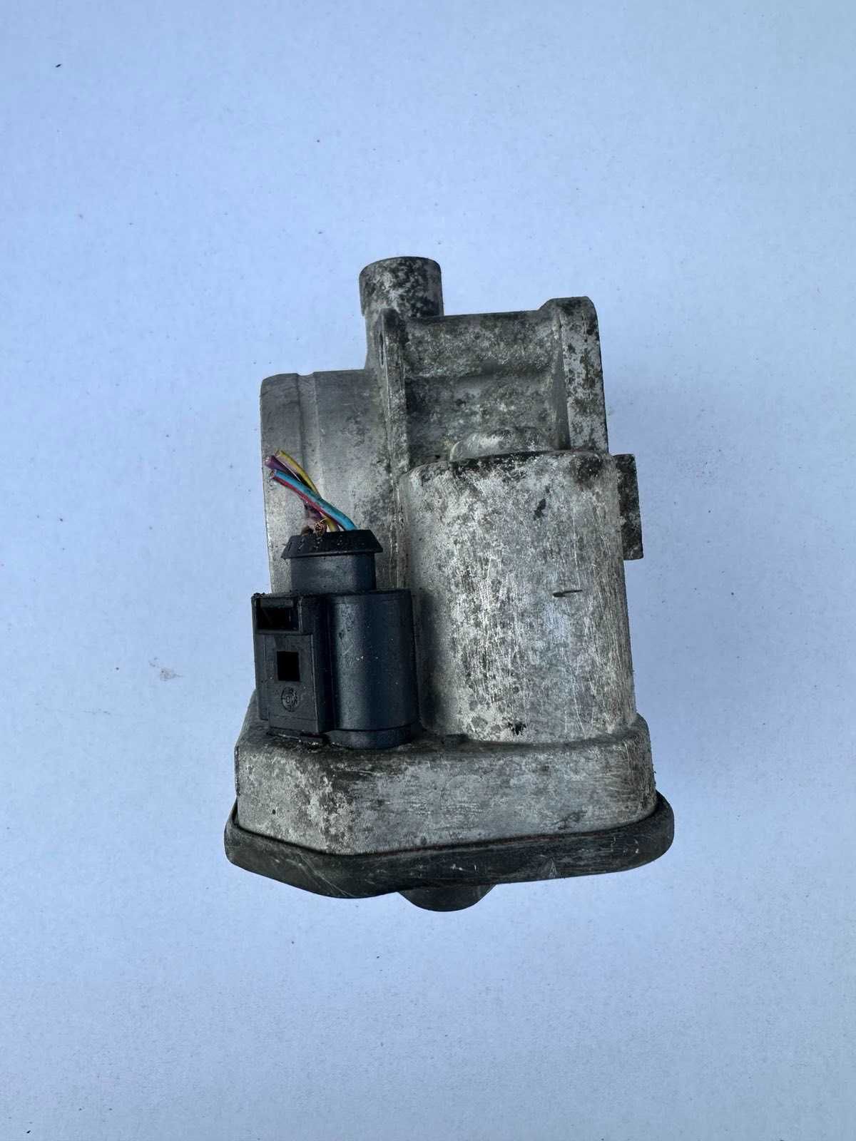 Дросельна заслінка 2.0SDI VW Caddy 2004-2010p Дросельна заслонка 2.0