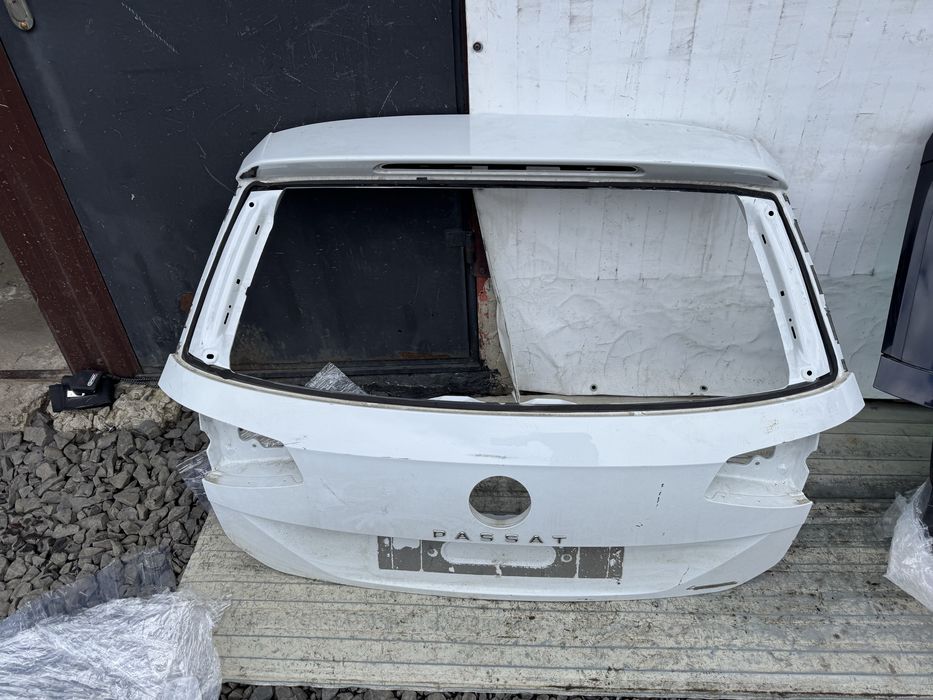 Кришка багажники , ляда Passat B8 Пасат Б8 двері LC9X