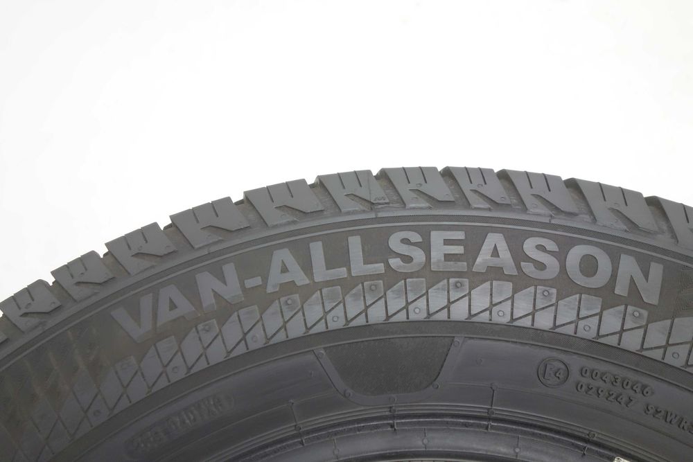 Opony całoroczne 205/75/16C - SEMPERIT Van All Season