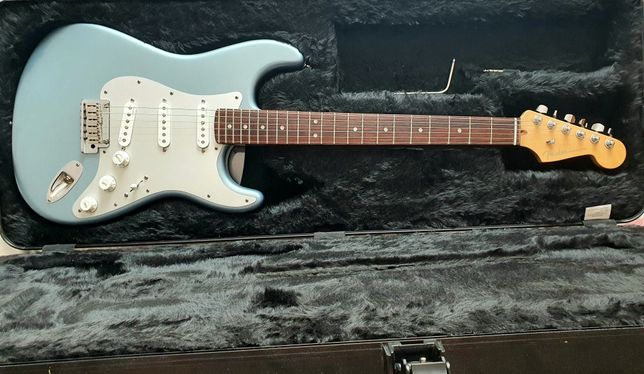 Fender FSR American Deluxe Stratocaster