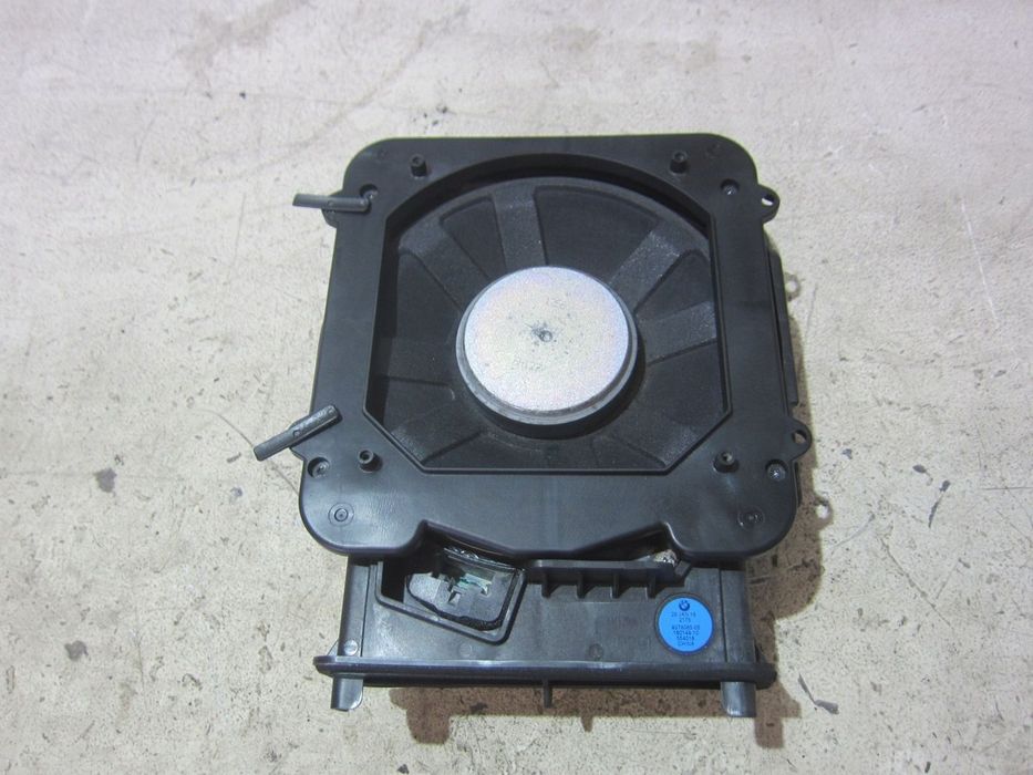BMW X1 F48 F40 F45 F39 GŁOŚNIK NISKOTONOWY LEWY FOTELA 65139278065 9278065