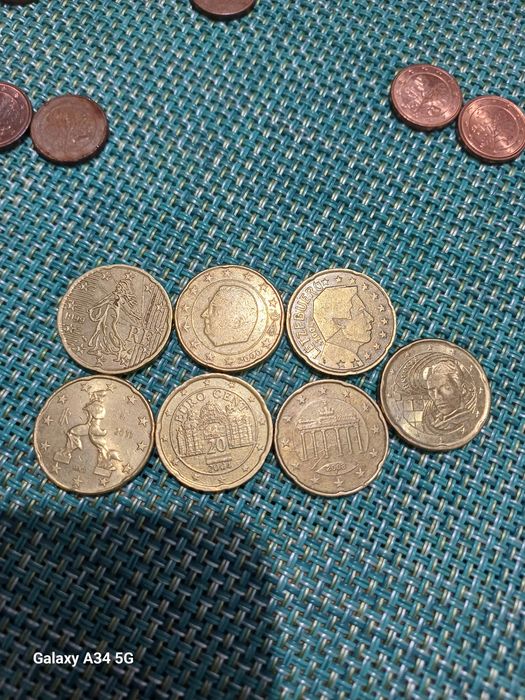 Vendo moedas de 20 cêntimos e 10cent