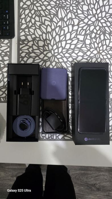 Motorola razr 50 ultra 12 ram 512 gb  gwarancja do17/04/2027