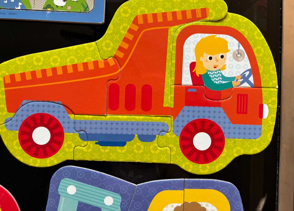 2 ZESTAWY puzzlI pojazdy Trefl i UKŁADANKA  - Pojazdy