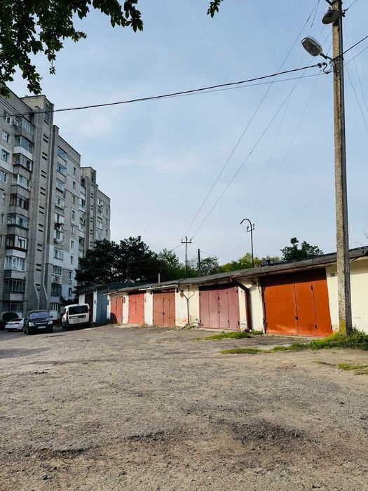 Продаж гаражу (24 м.кв.) по вул. Виговського (земля приватизована).
