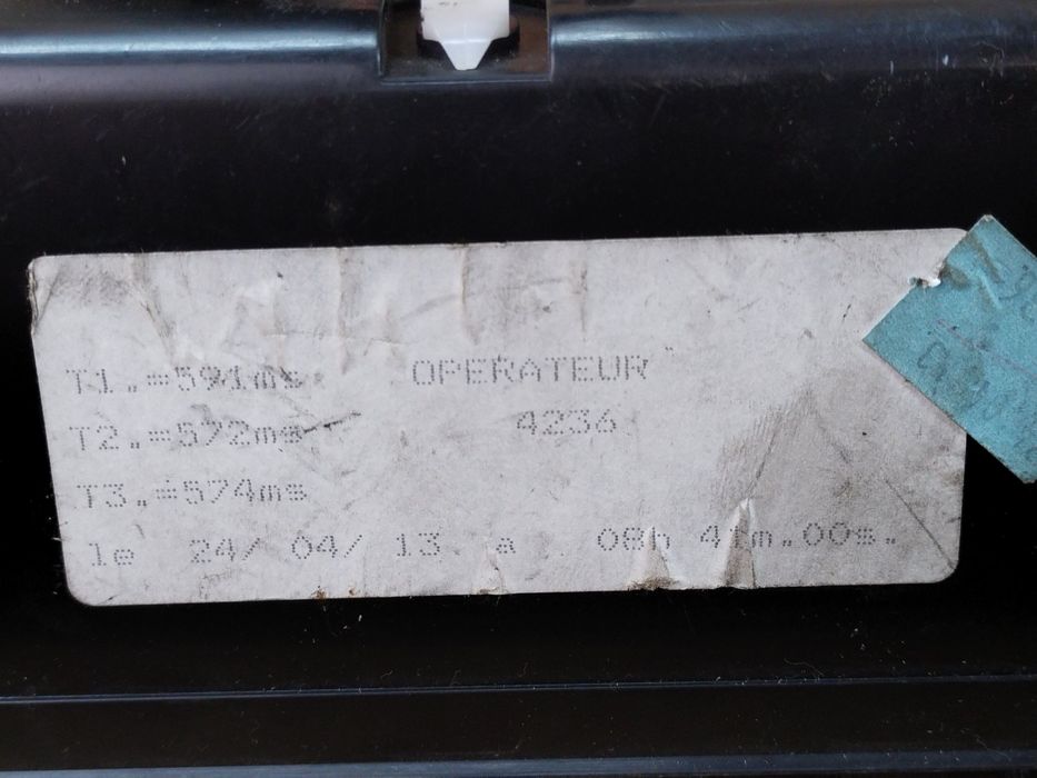 Toyota Avensis T27 2009-2018 накладка центральной консоли пепельница