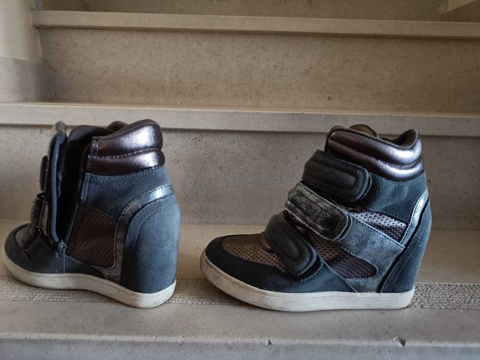 Salto alto Aldo raramente usado