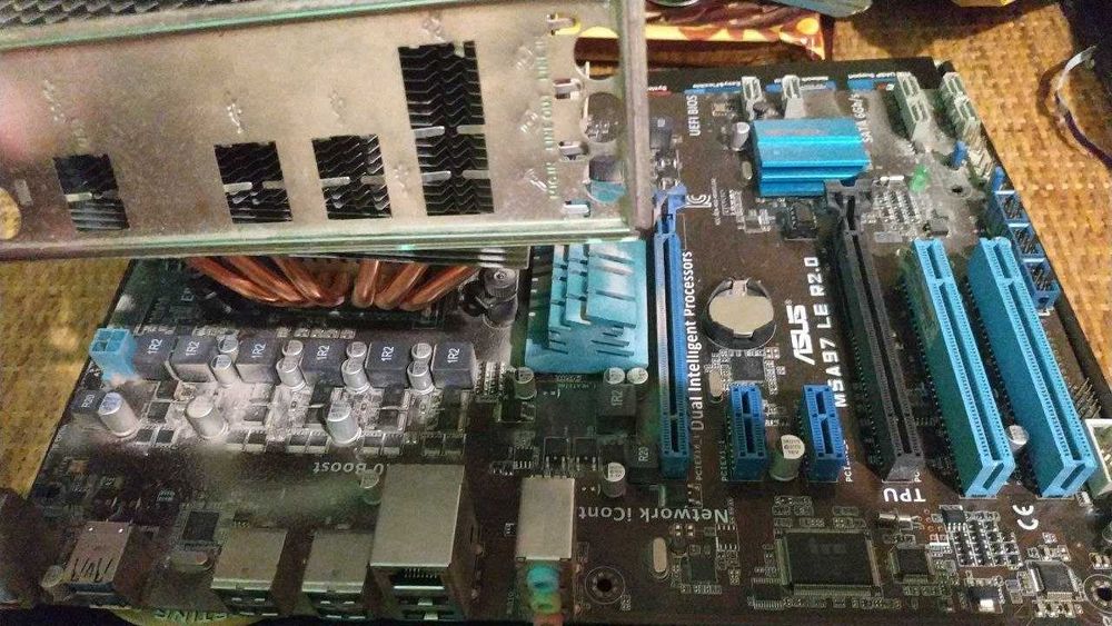 Компьютер , комплект, материнская плата ASUS M5A97 LE R2.0 Socket AM3+