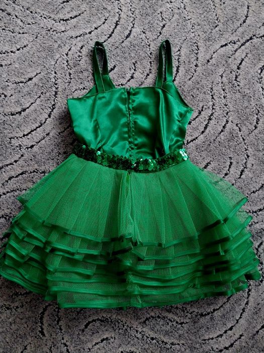 Святкова сукня для дівчинки на 2-3 роки