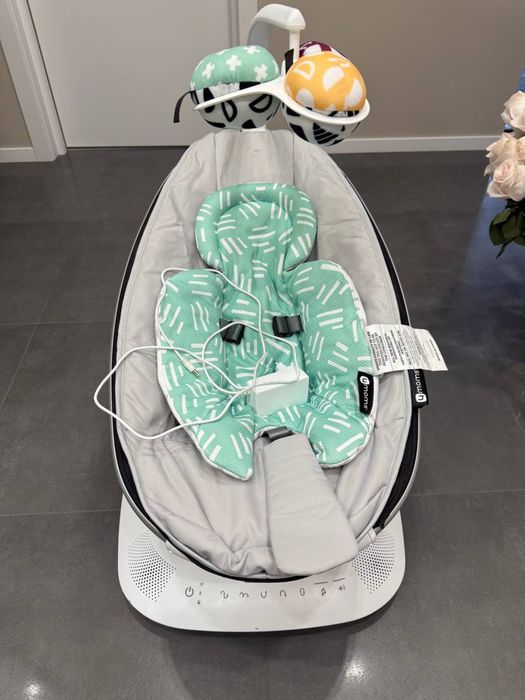 Продам в дуже ідеальному стані крісло-гойдалку 4moms MamaRoo 5:0