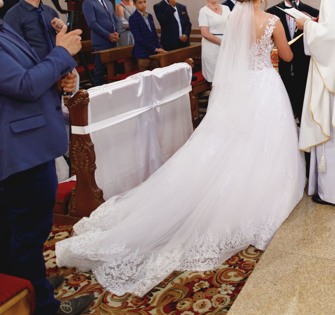 Suknia ślubna Susan Hooward z trenem