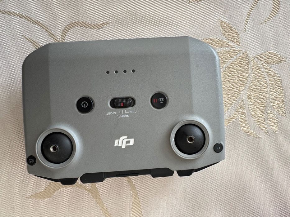 Pilot/ kontroler DJI RC-N1 |