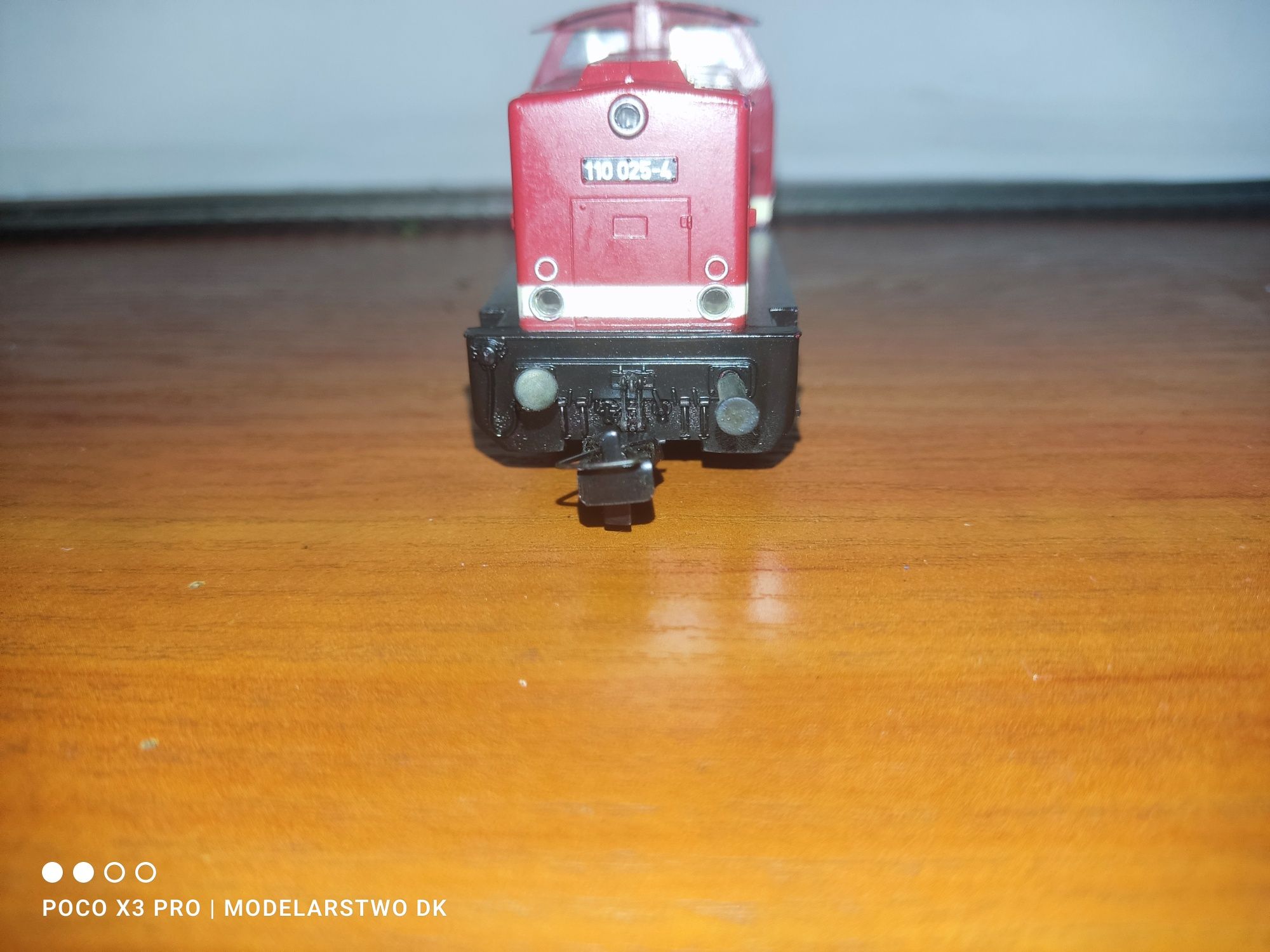 Piko oświetlony spalinowóz Br110 w skali H0 1:87 kolejka makieta