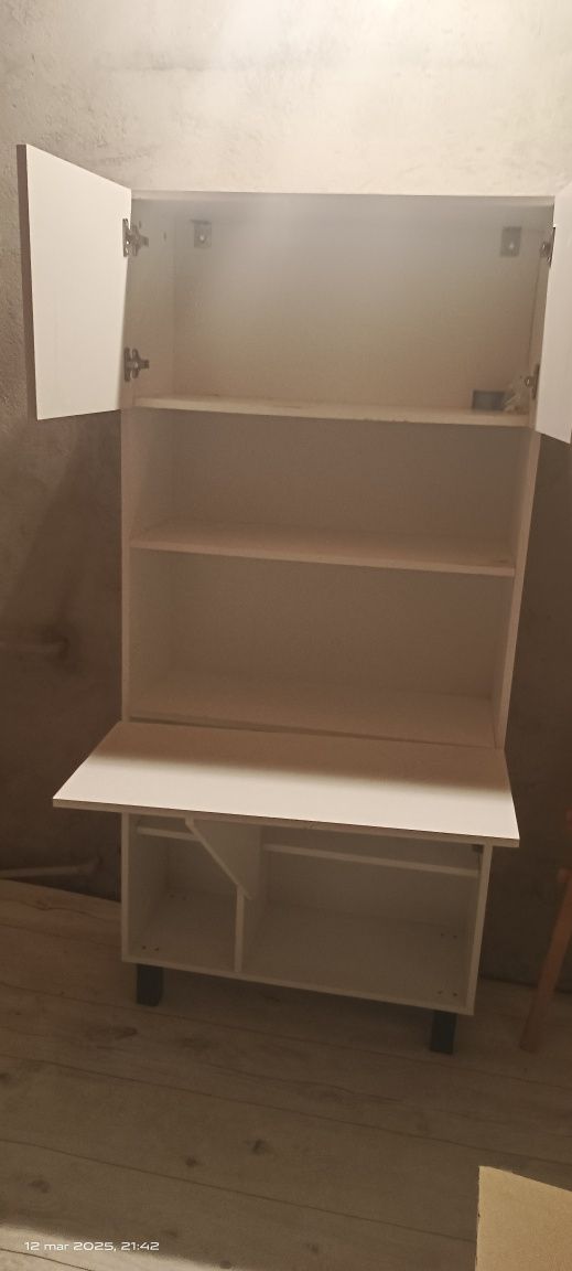 Biała Szafka z polkami