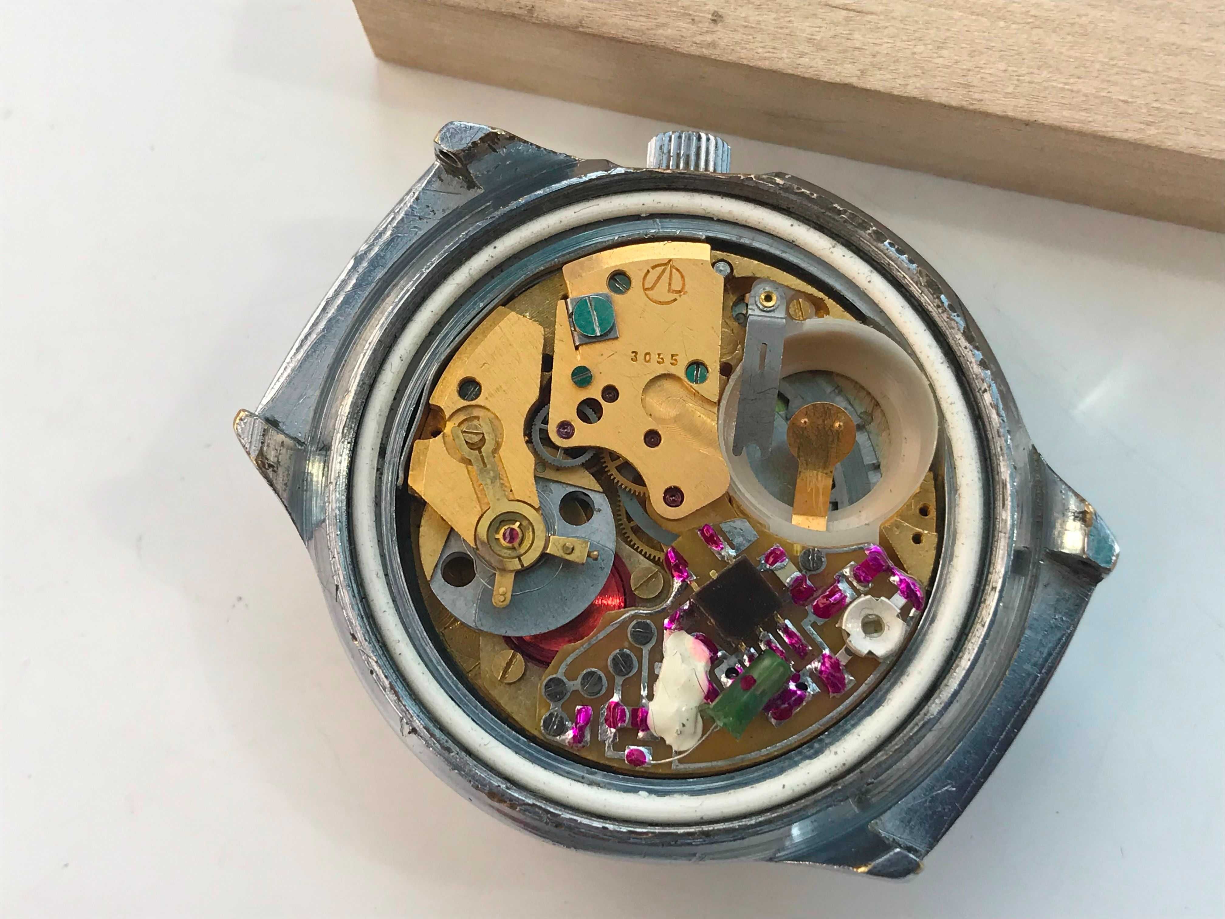 Часы Луч мужские кварцевые кал 3055 СССР электронно - механические
