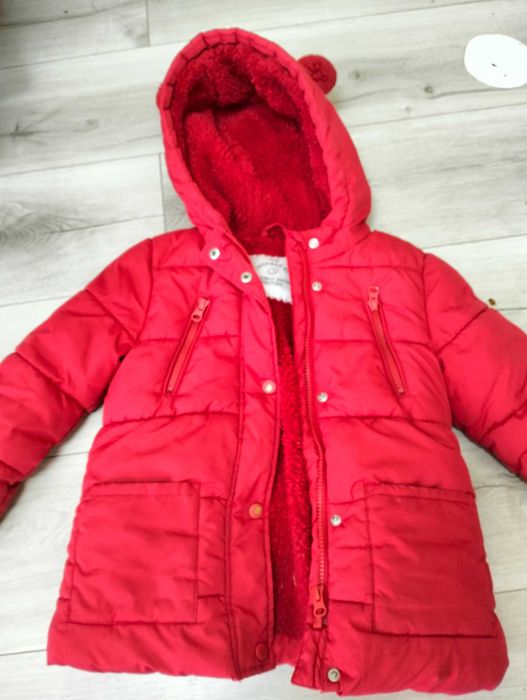 Зимова куртка на дівчинку