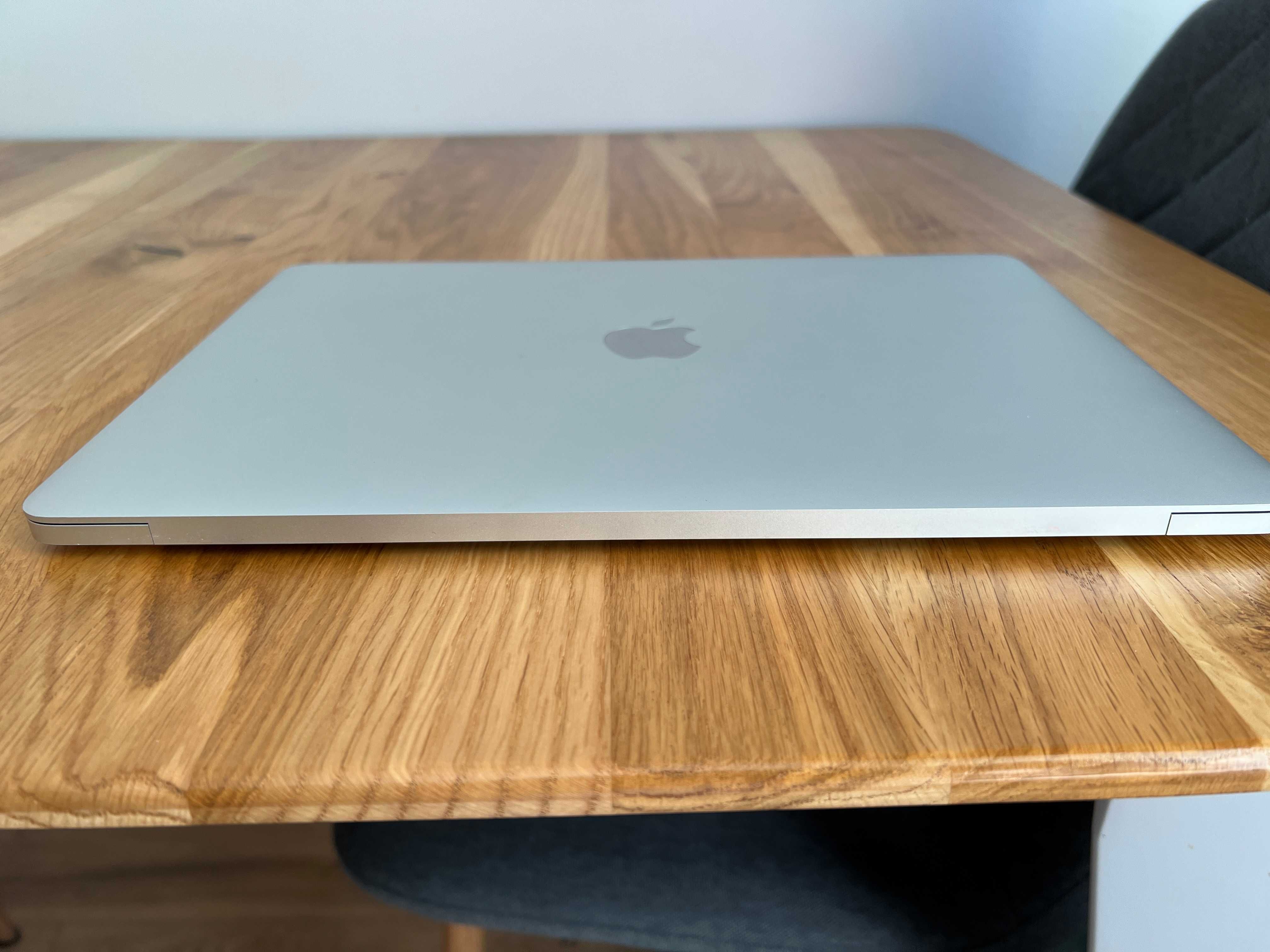 Macbook Pro 13 2017 256Gb