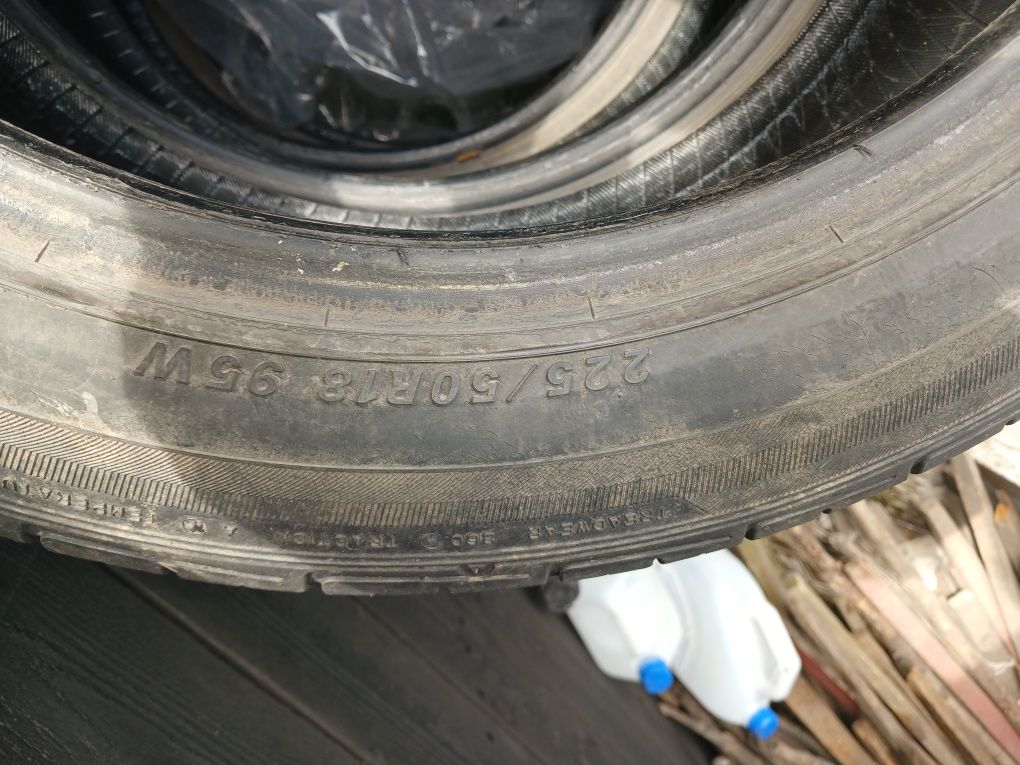 Продам шини 225/50 R18