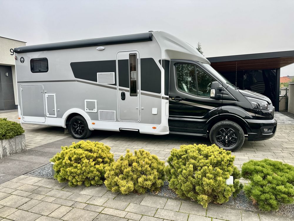 Wynajem kamper FORD Sunlight T680 półintegra automat - 5 osób