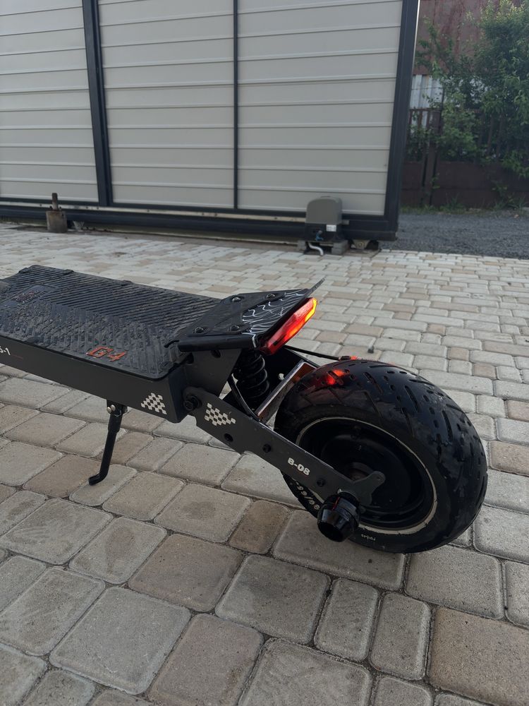 Kugo Kirin G4 чудовий самокат