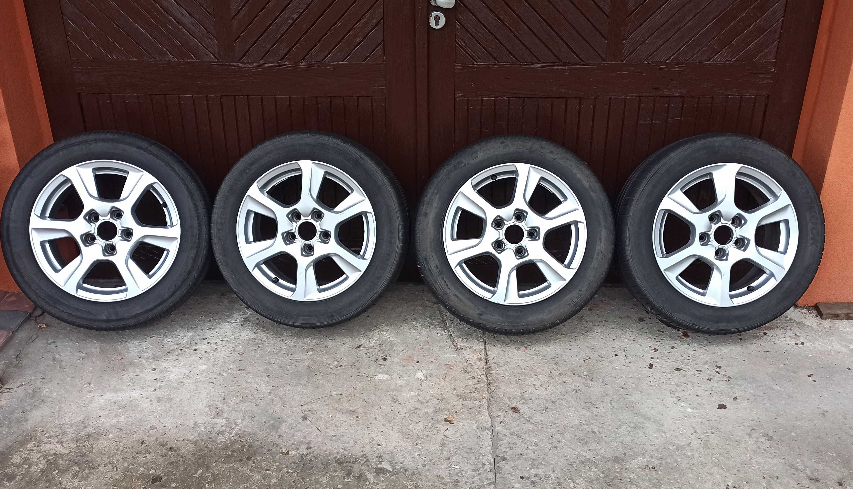 Bardzo ładne alufelgi AUDI opony lato 205/55/16 rozstaw 5x112 ET46