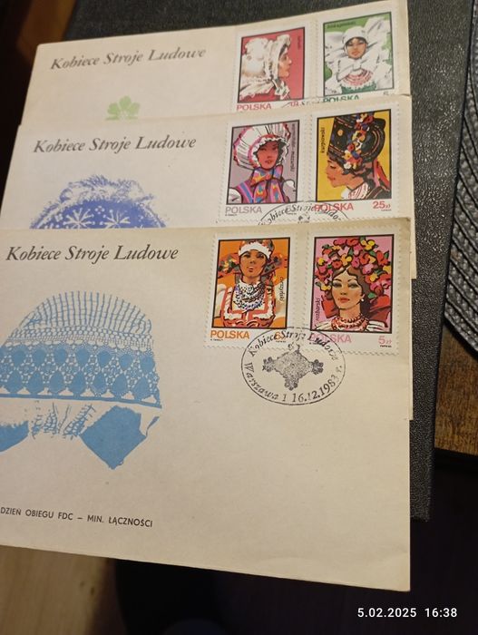 Trzy koperty pierwszego dnia obiegu