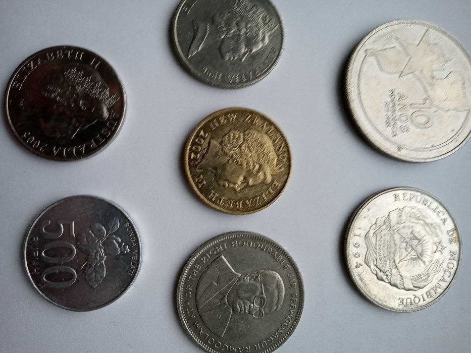 Монеты разных стран мира и номинала , три лота по 7 штук