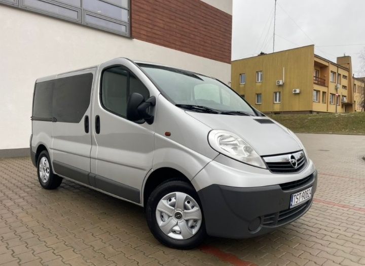 Opel Vivaro 2011 года