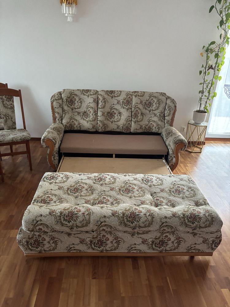 Sofa i 5 krzeseł