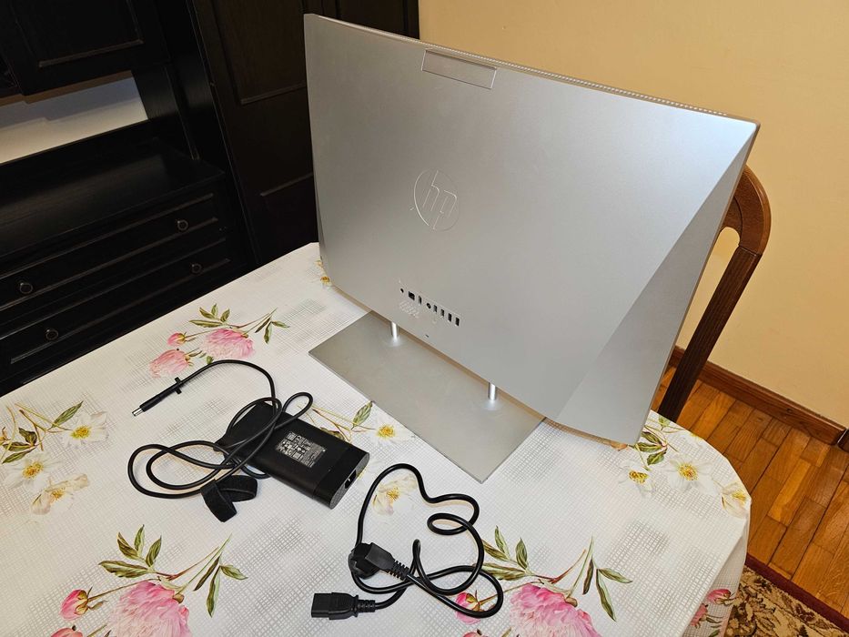 Komputer HP All-in-One PC = dotykowy ekran 27 cali
